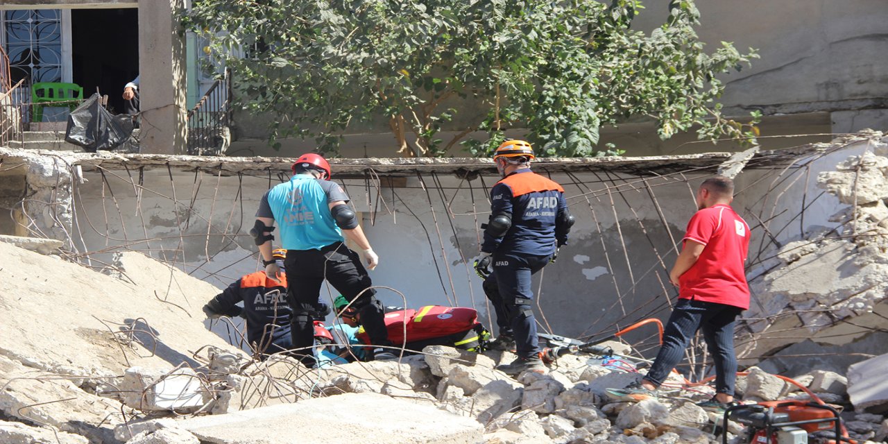 Şırnak'ta 14 ilden 745 kişinin katılımıyla 7,0  büyüklüğünde deprem tatbikatı yapıldı