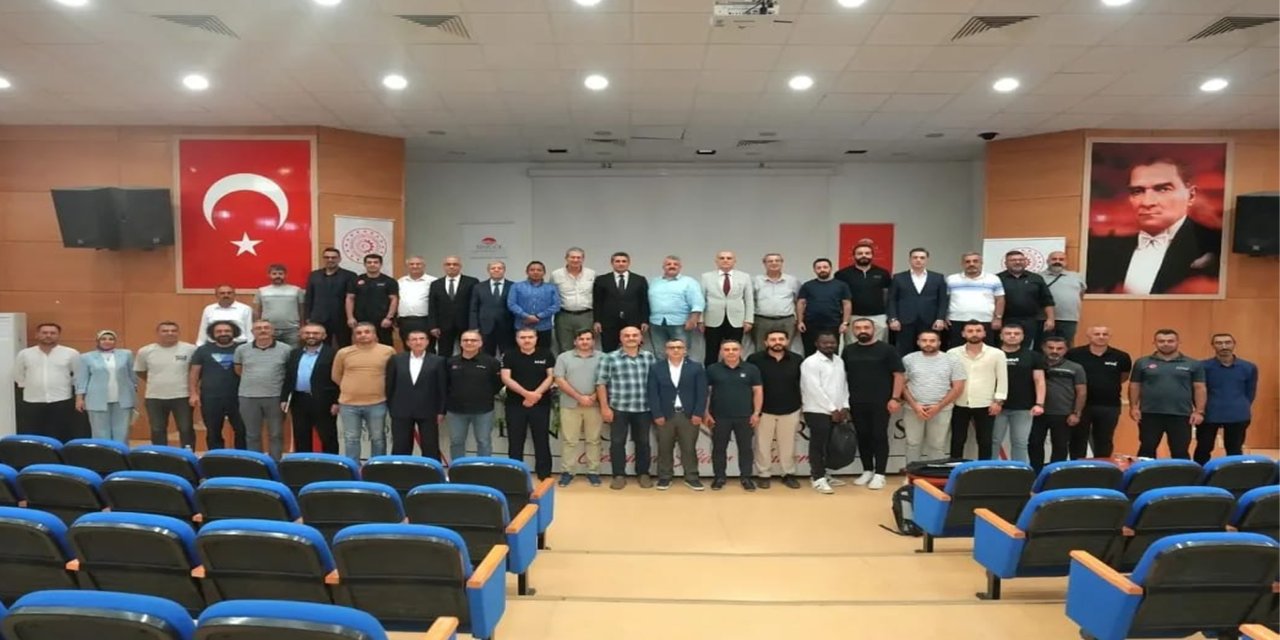 Bingöl Üniversitesi’nde “Depreme Hazırlanan Bingöl” paneli düzenlendi