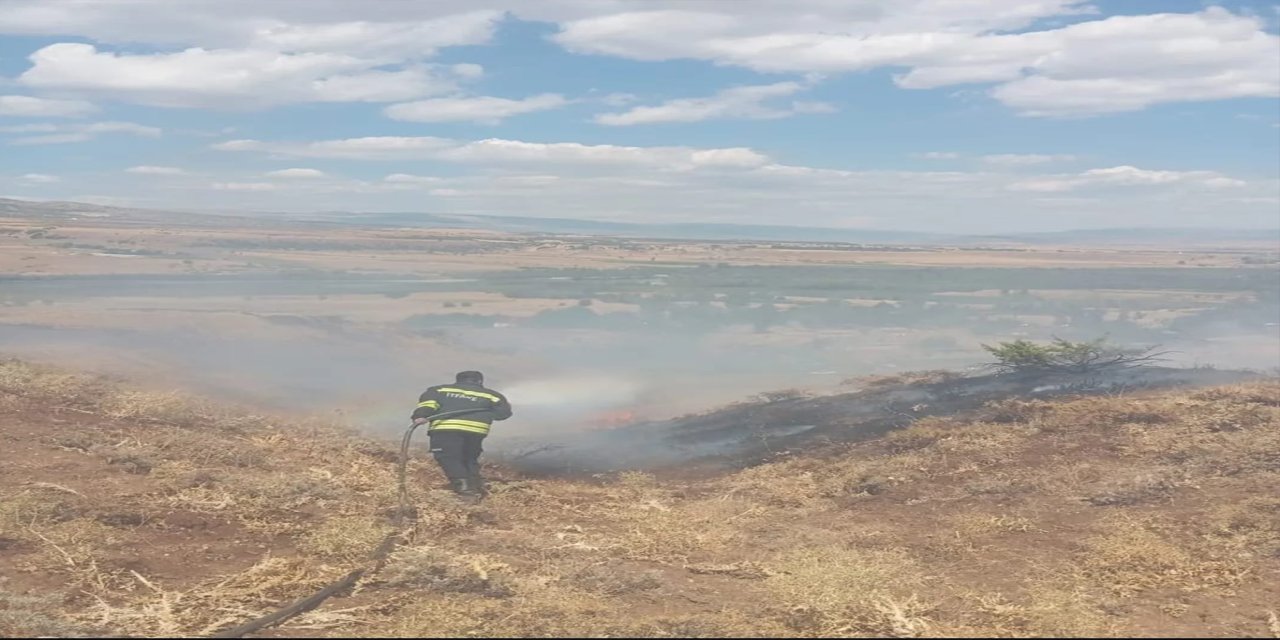 Bingöl’ün Genç İlçesinde örtü yangını
