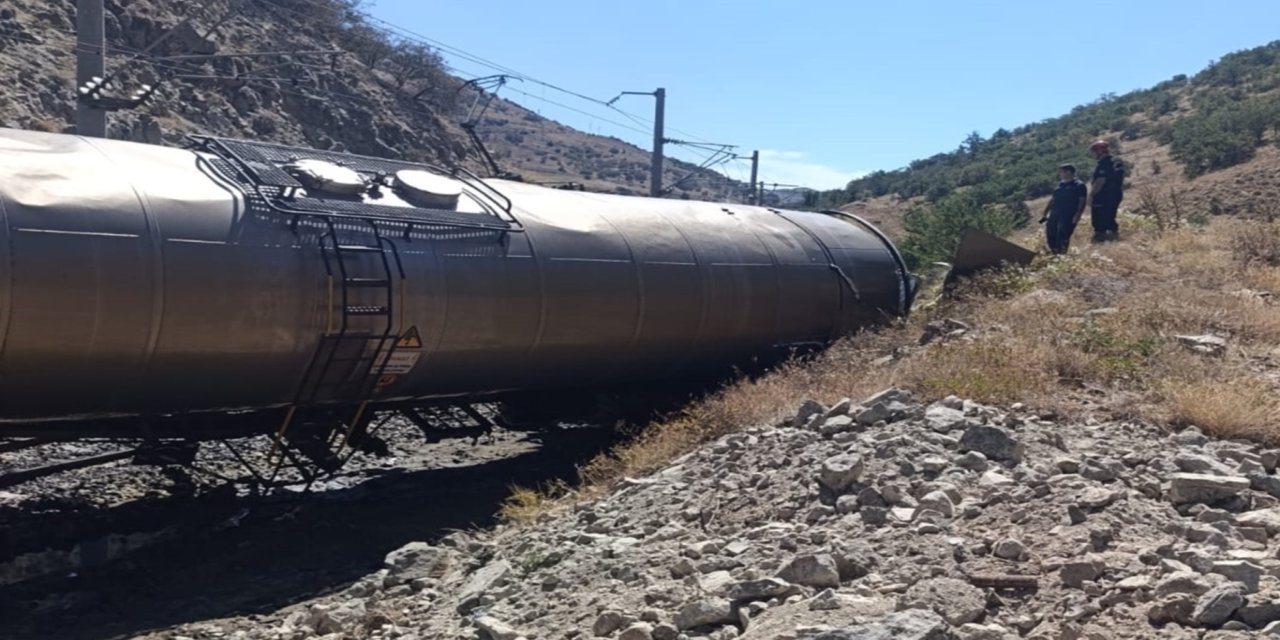 Malatya'daki tren kazasında 50 ton mazot sızdı