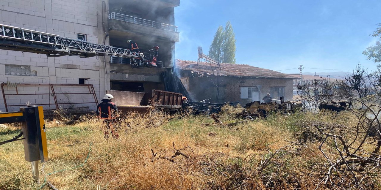 Malatya'da korkutan ev yangını