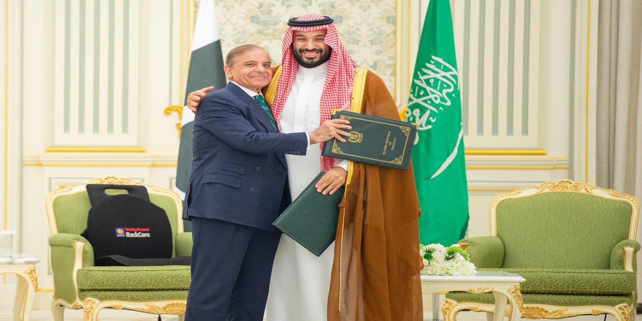 Suudi ve Pakistan arasında savunma anlaşması: "Bir ülkeye saldırı her ikisine yapılmış kabul edilecek"