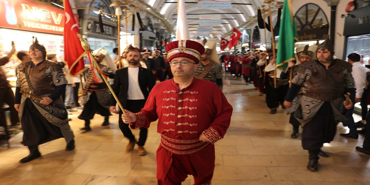 Ahilik Haftası İstanbul'da mehter yürüyüşü ve dua ile başladı