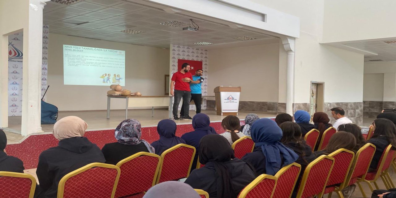 Batman'da öğrencilere hayat kurtaran ilk yardım eğitimi