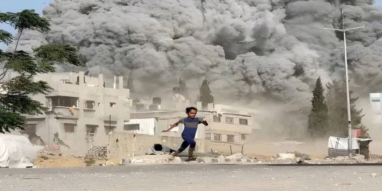 Gazze'de işgalin 722'nci gününde şiddetli saldırılar devam ediyor