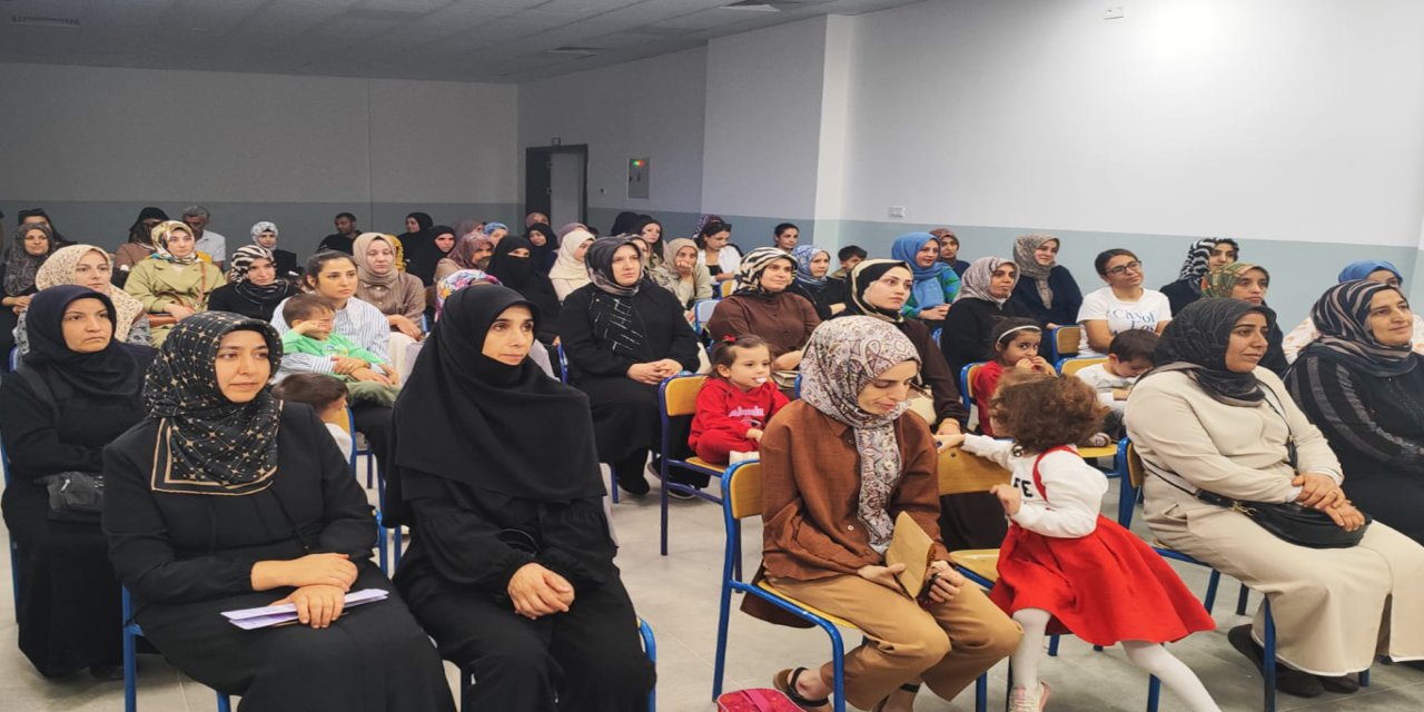 Malatya Büyükşehir Belediyesi'nden öğrenci ve velilere eğitim semineri