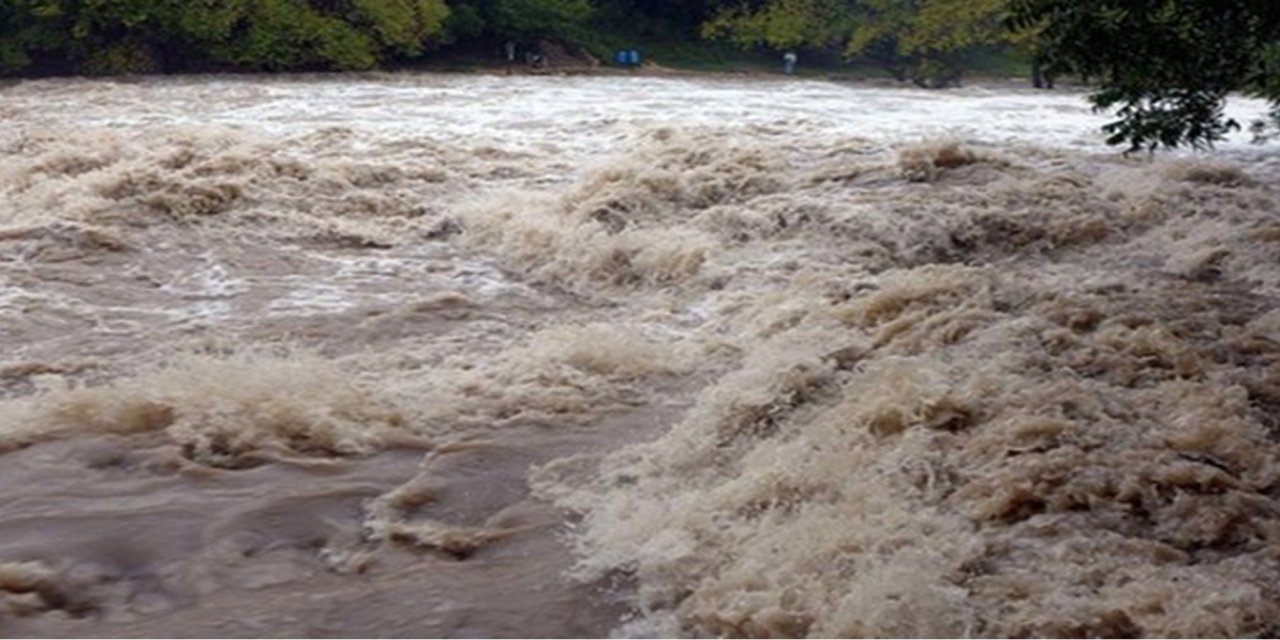 Nepal'deki heyelanlarda 14 kişi öldü, 8 kişi kayıp