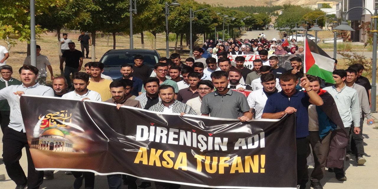 Batman Üniversitesi öğrencilerinden Gazze'ye destek yürüyüşü