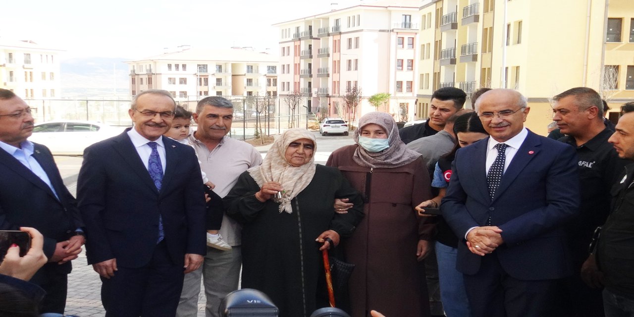 Malatya'da depremzedeler yeni yuvalarına kavuşmaya devam ediyor