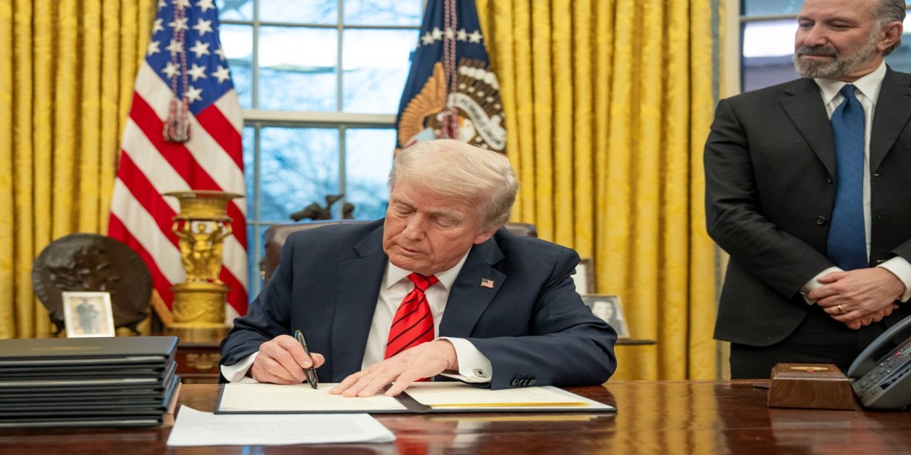 Trump, Chicago Belediye Başkanı ve Illinois Valisi'nin hapse atılmasını istedi