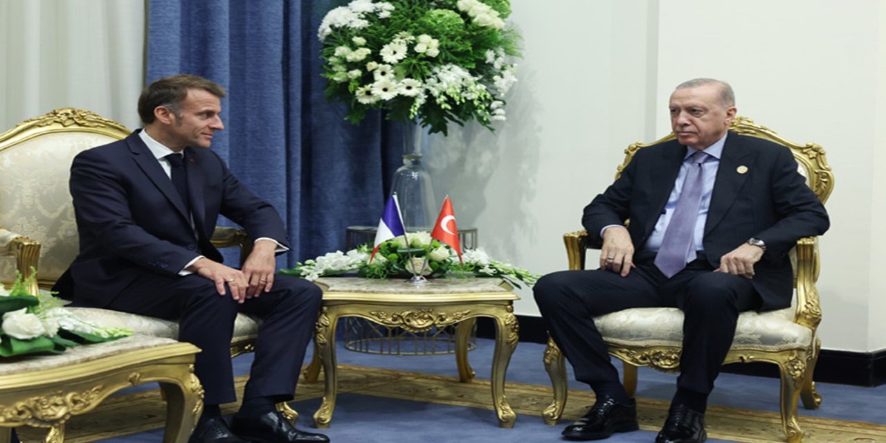 Cumhurbaşkanı Erdoğan, Gazze ateşkesi için gittiği Mısır'da ülke liderleriyle görüştü