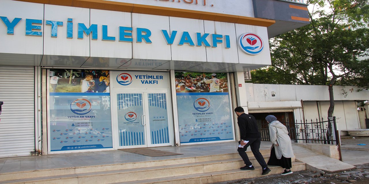 Yeni evlenen çiftten örnek davranış: Düğün takılarını Gazze'ye bağışladılar
