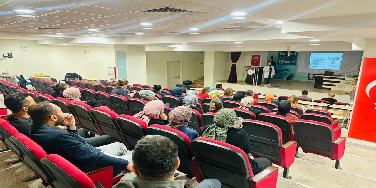 Siirt Eğitim ve Araştırma Hastanesi’nde transfüzyon güvenliği eğitimi düzenlendi