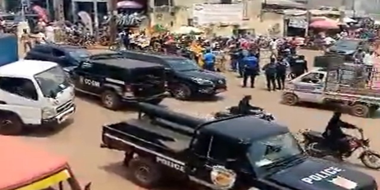 Kamerun'da cumhurbaşkanlığı seçimlerinde hile yapıldığı iddiasıyla protestolar başladı