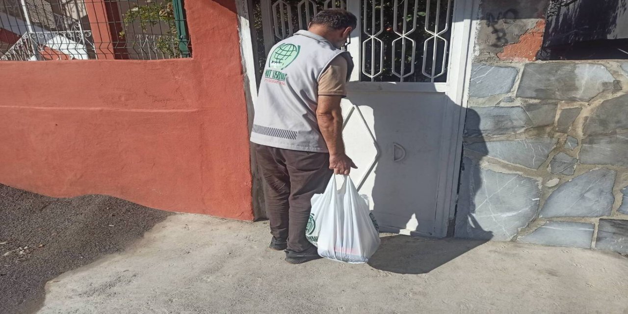 Umut Kervanı'ndan İskenderun ve Payas’ta gıda yardımı