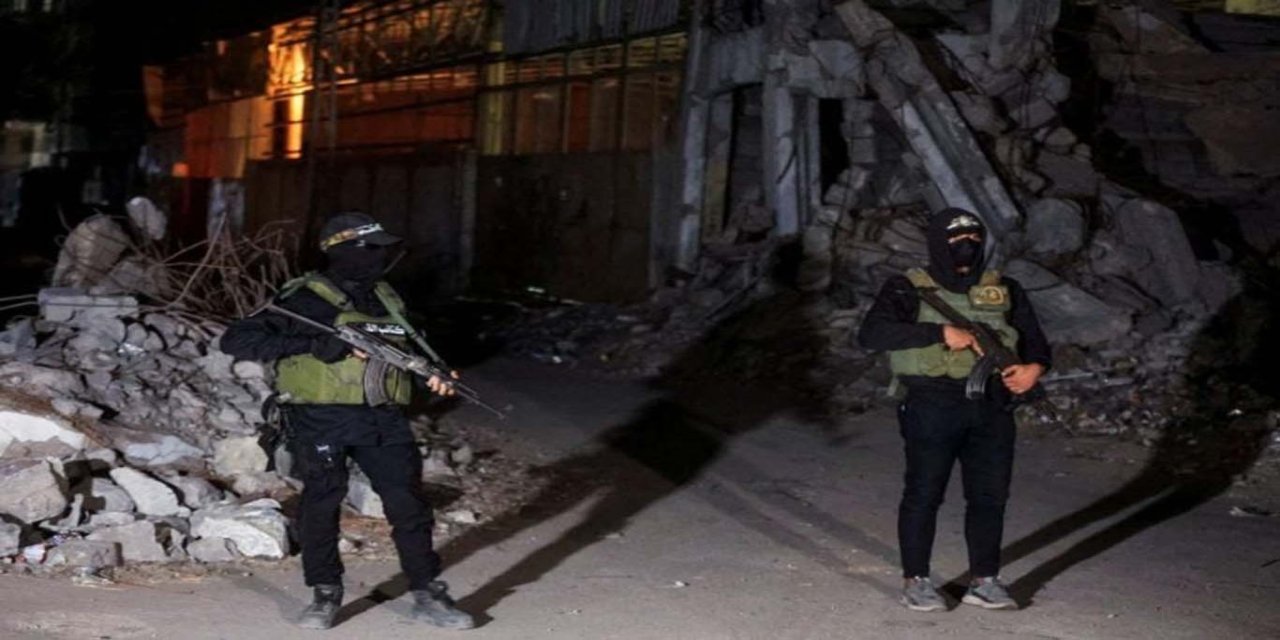 HAMAS, iki siyonist esirin cenazesini Kızılhaç'a teslim etti