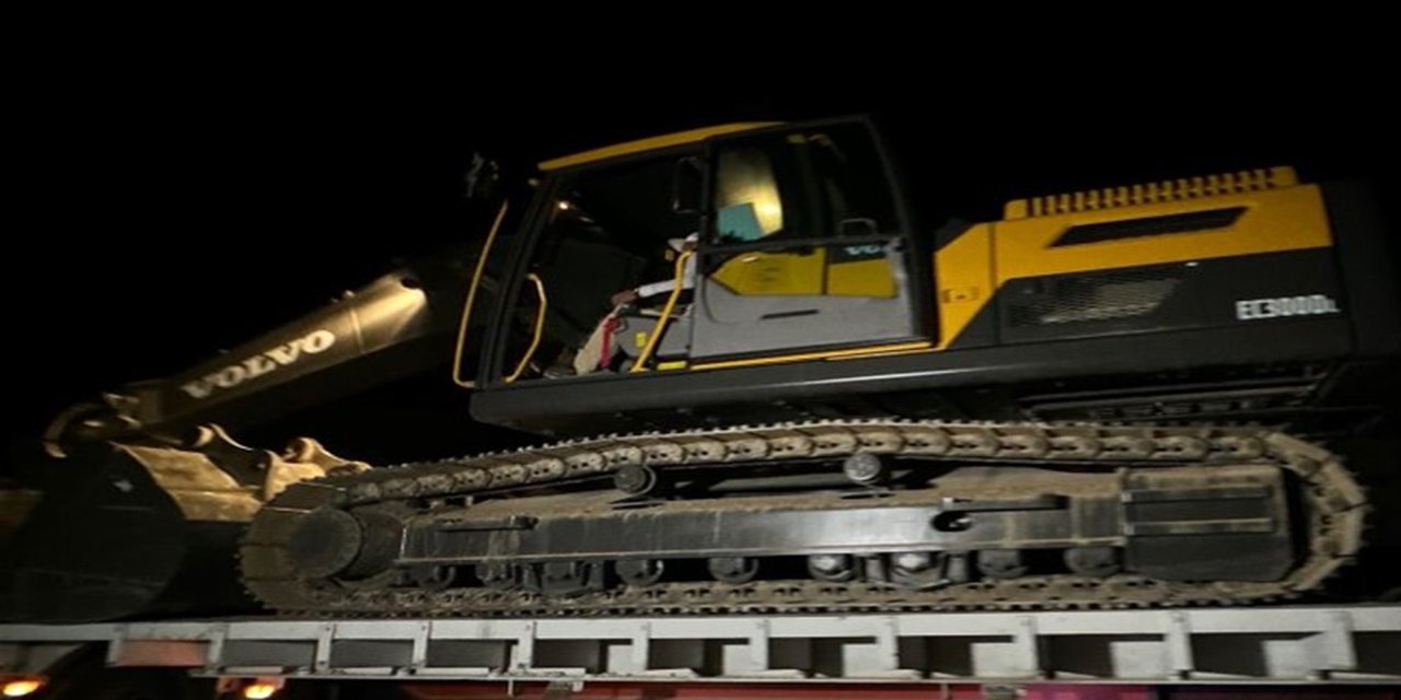 Mısır, siyonist esirlerin cesetlerini bulmak için Gazze'ye iş makineleri gönderdi