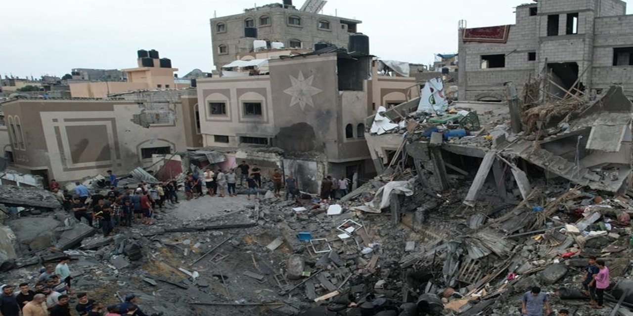 İşgalciler Gazze'de 2 sivili katletti