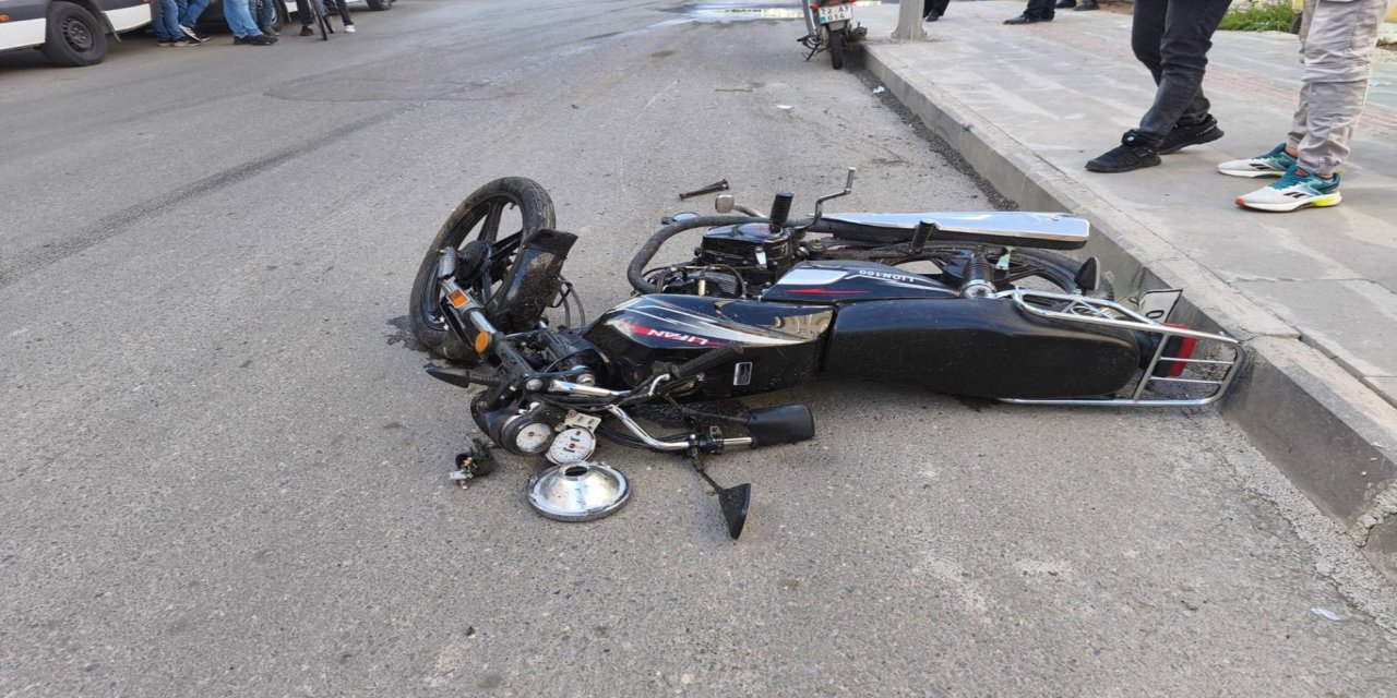 Batman'da "Dur" ihtarına uymayan araç kovalamaca sonucu kaza yaptı