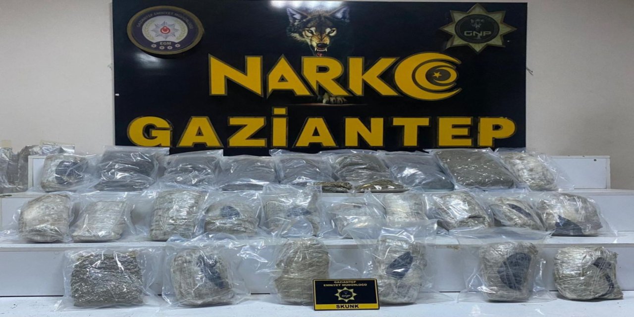 Gaziantep'te 13 kilo skunk ele geçirildi: 2 şüpheli tutuklandı