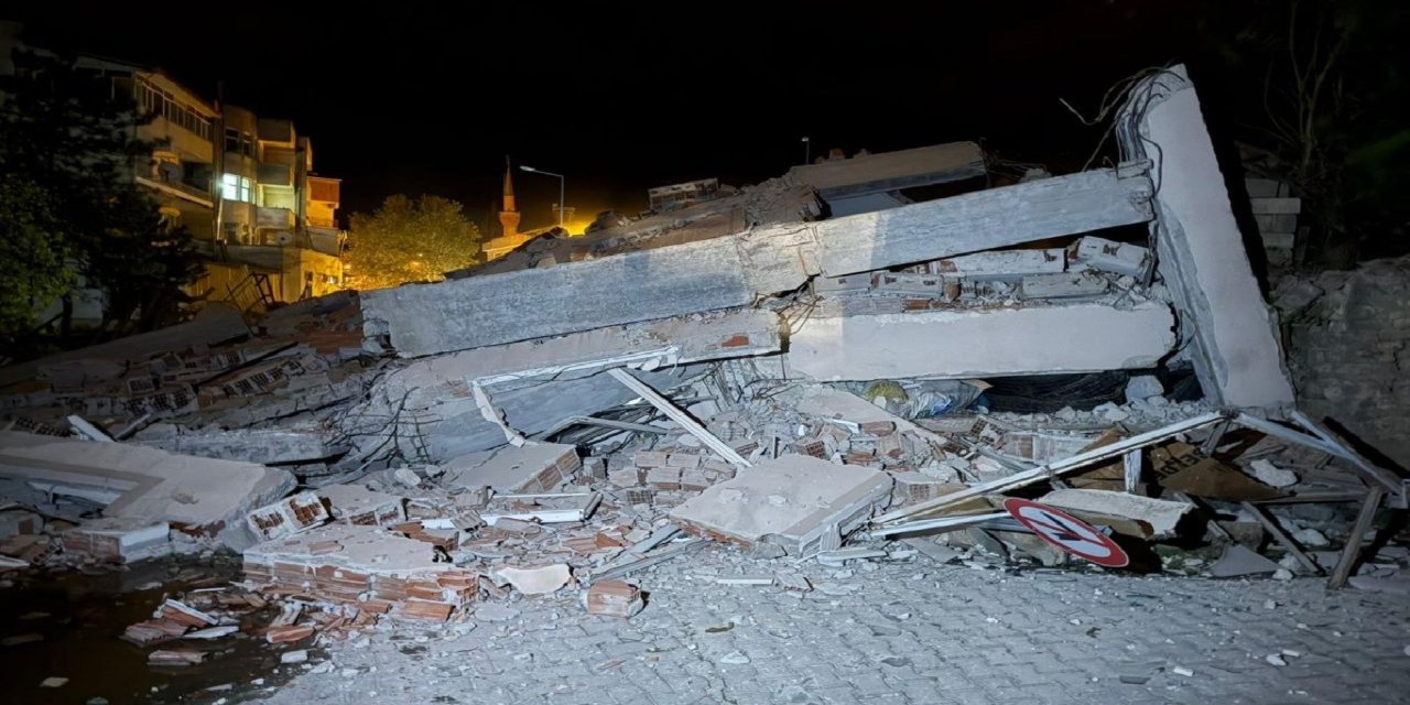 Bakan Yerlikaya: 3 bina ve 1 dükkan yıkıldı, can kaybı yok