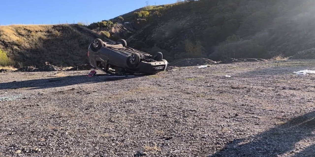 Bingöl’de hafif ticari araç takla attı: 5 yaralı