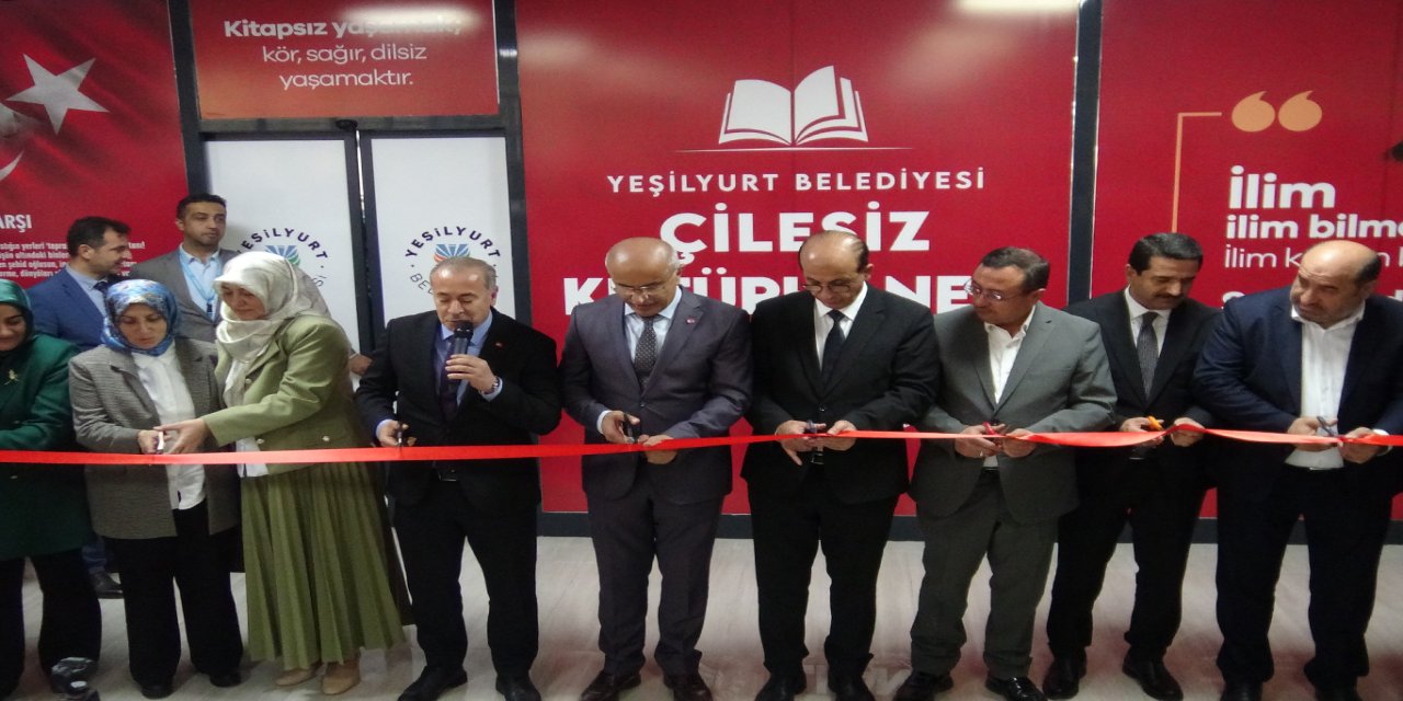 Yeşilyurt Belediyesi'nden Çilesiz Mahallesine yeni kütüphane
