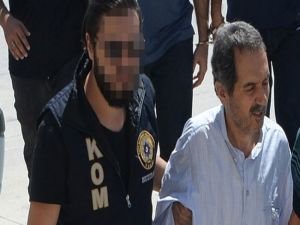 Kapatılan Zaman gazetesinin eski başyazarı Ali Ünal tutuklandı