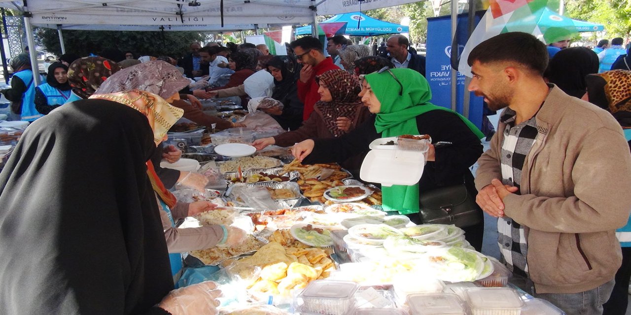Batman'da Gazze için "Hayır Çarşısı" düzenlendi