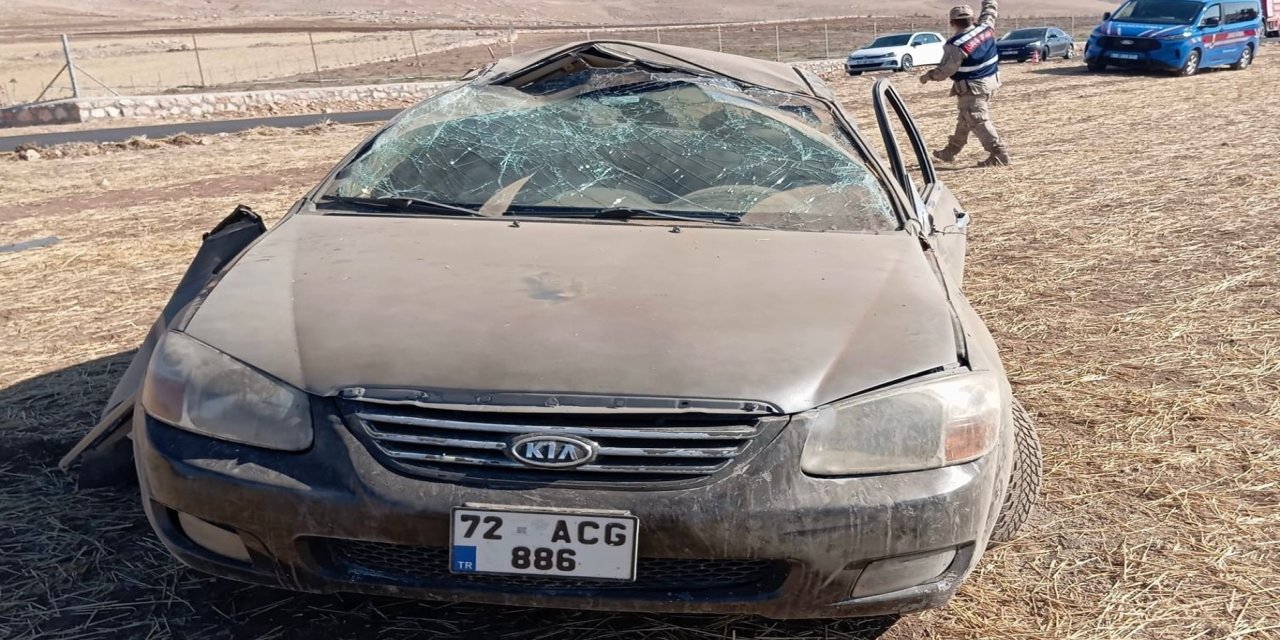 Otomobil şarampole devrildi: 1 ölü, 1 yaralı