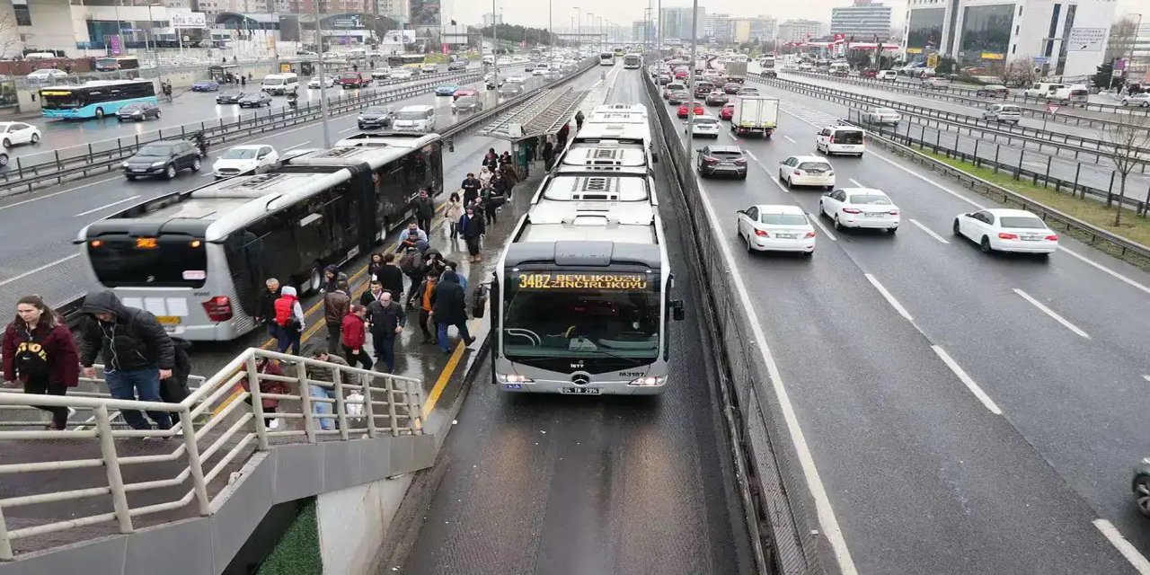 İstanbul'da bazı yollar trafiğe kapatıldı