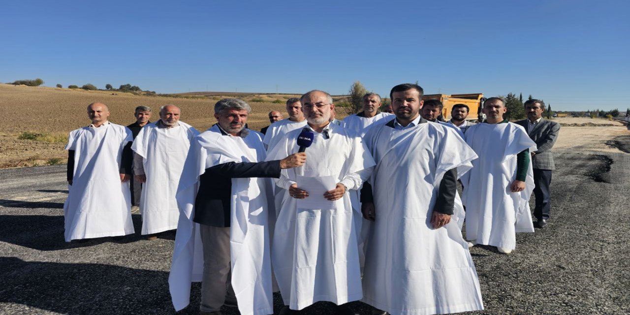 HÜDA PAR İl Başkanlığından kefenli çağrı: Adıyaman-Kahta yolu ölüm yoluna dönüşmesin