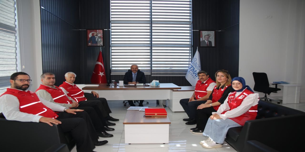 Vali Canalp, Kızılay heyetini kabul etti