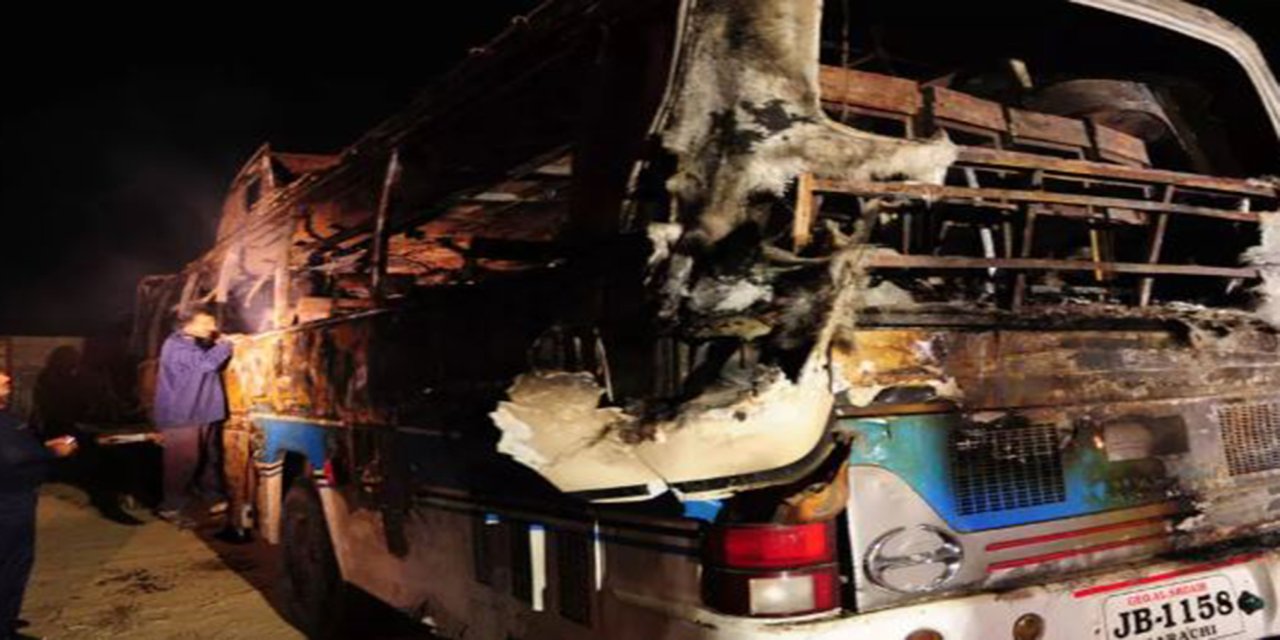 Pakistan’da yolcu otobüsü ile tanker çarpıştı: 5 ölü, 4 yaralı