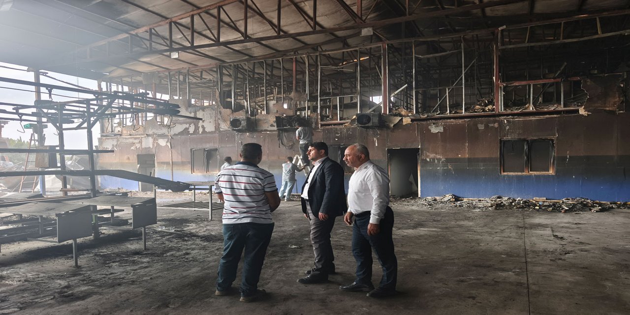 HÜDA PAR Antalya İl Başkanı Durmaz'dan yanan fabrikaya "geçmiş olsun" ziyareti