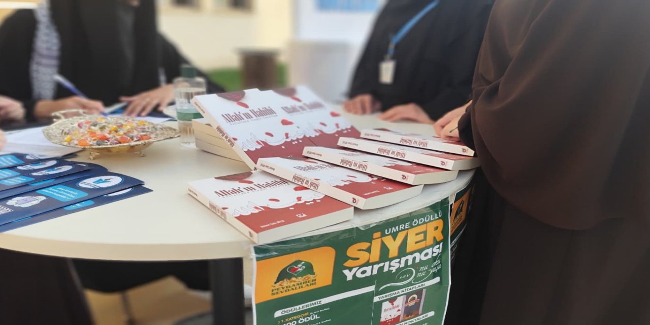 İdeal Gençlik Hanım Topluluğu tarafından siyer yarışması için stant açıldı