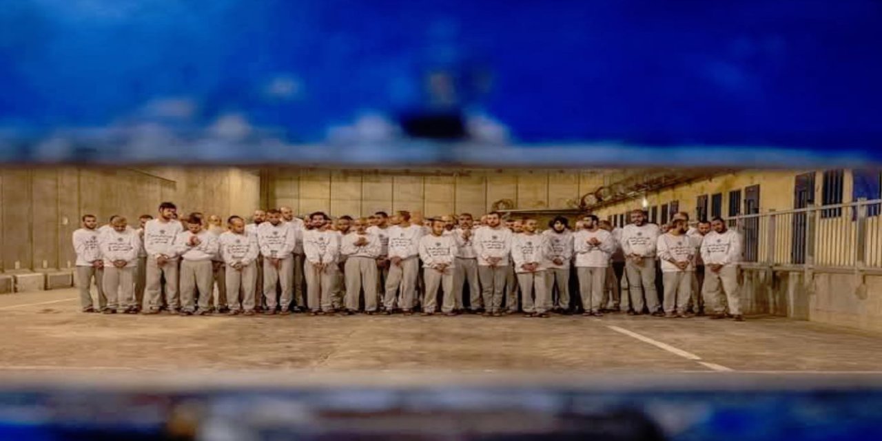 Filistinli esirlere yönelik baskılar artıyor: Hücreler iki kat kalabalık, Kur’an yasağı getirildi