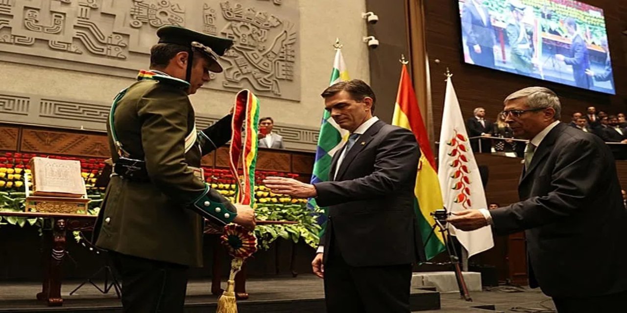 Bolivya'da devlet başkanı seçilen Paz yemin ederek göreve başladı