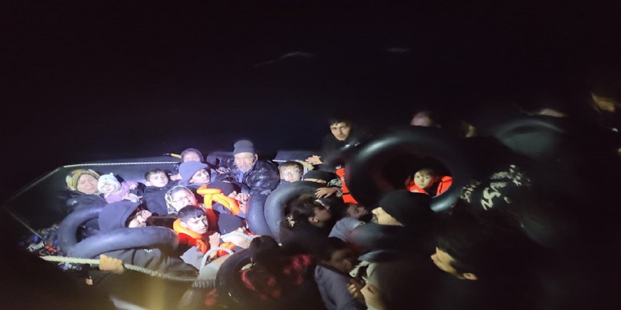 İzmir açıklarında 19 düzensiz göçmen yakalandı