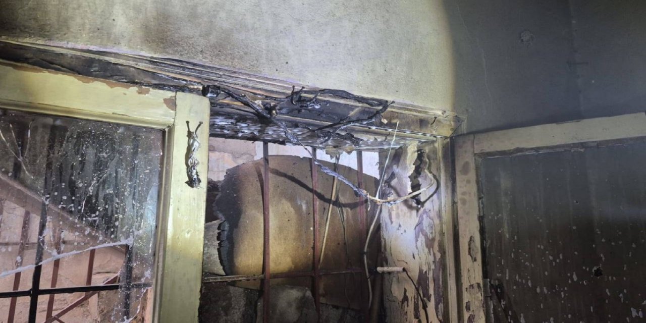 Batman’da iki katlı evde yangın