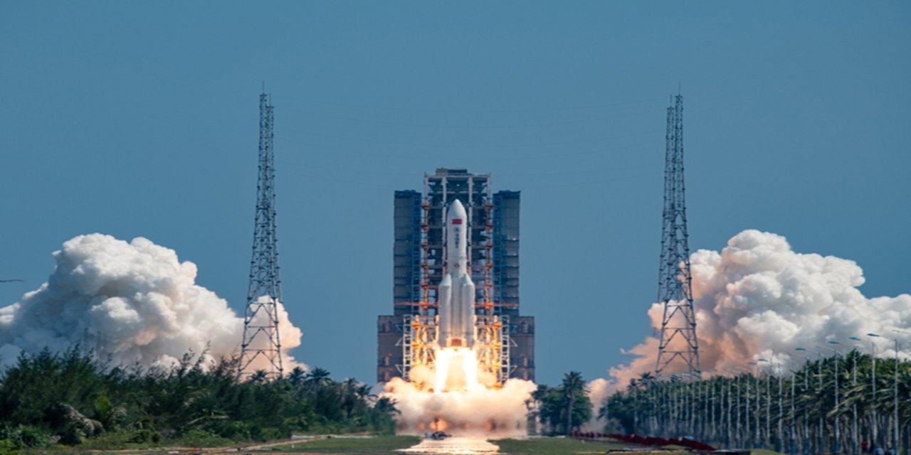 Çin uzaya yeni uydu grubu gönderdi