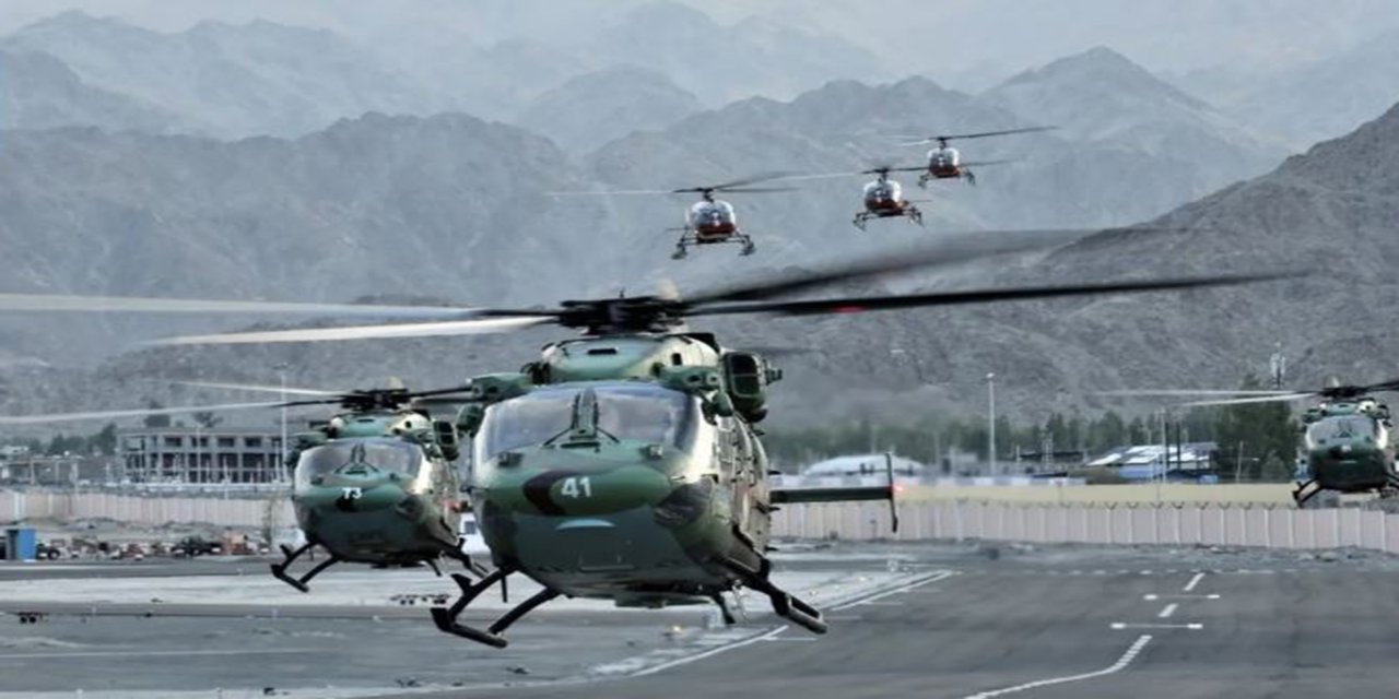 Hindistan'ın Çin sınırına yakın tartışmalı bölgede hava üssü faaliyete geçti