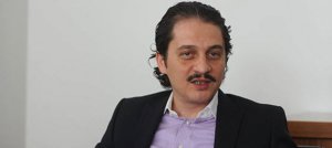 FETÖ'nün sözü yazılı plaket de ele geçirildi