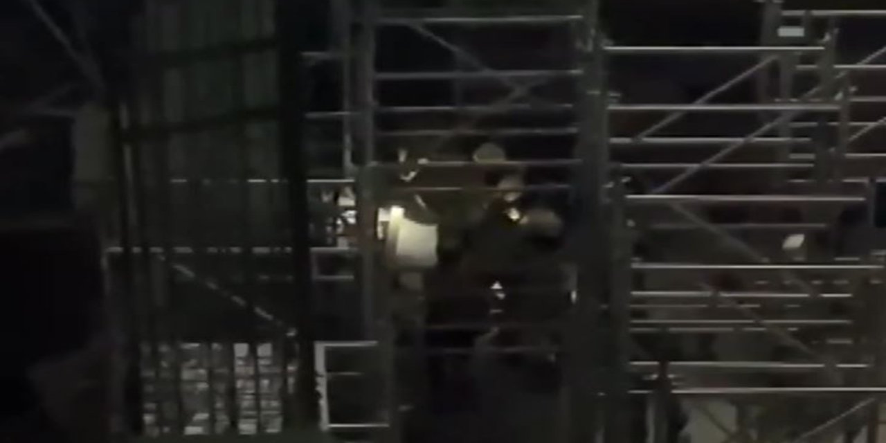 İstanbul'daki metro inşaatında iskele çöktü