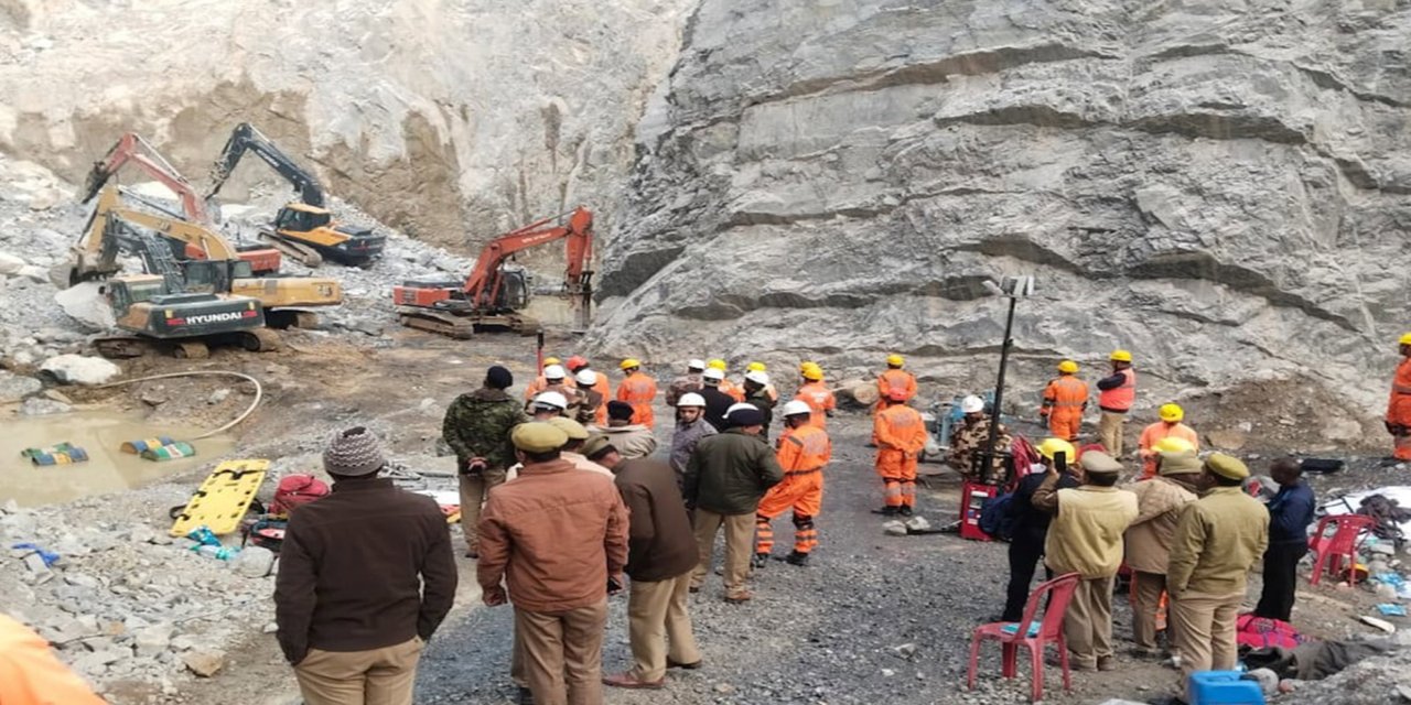 Hindistan'da taş ocağında göçük: 1 ölü, 15 kayıp