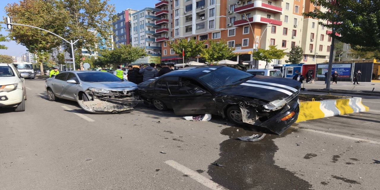 Batman'da maddi hasarlı trafik kazası