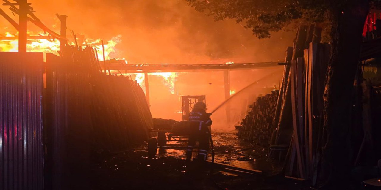 Şanlıurfa’da iş yeri yangını kontrol altına alındı