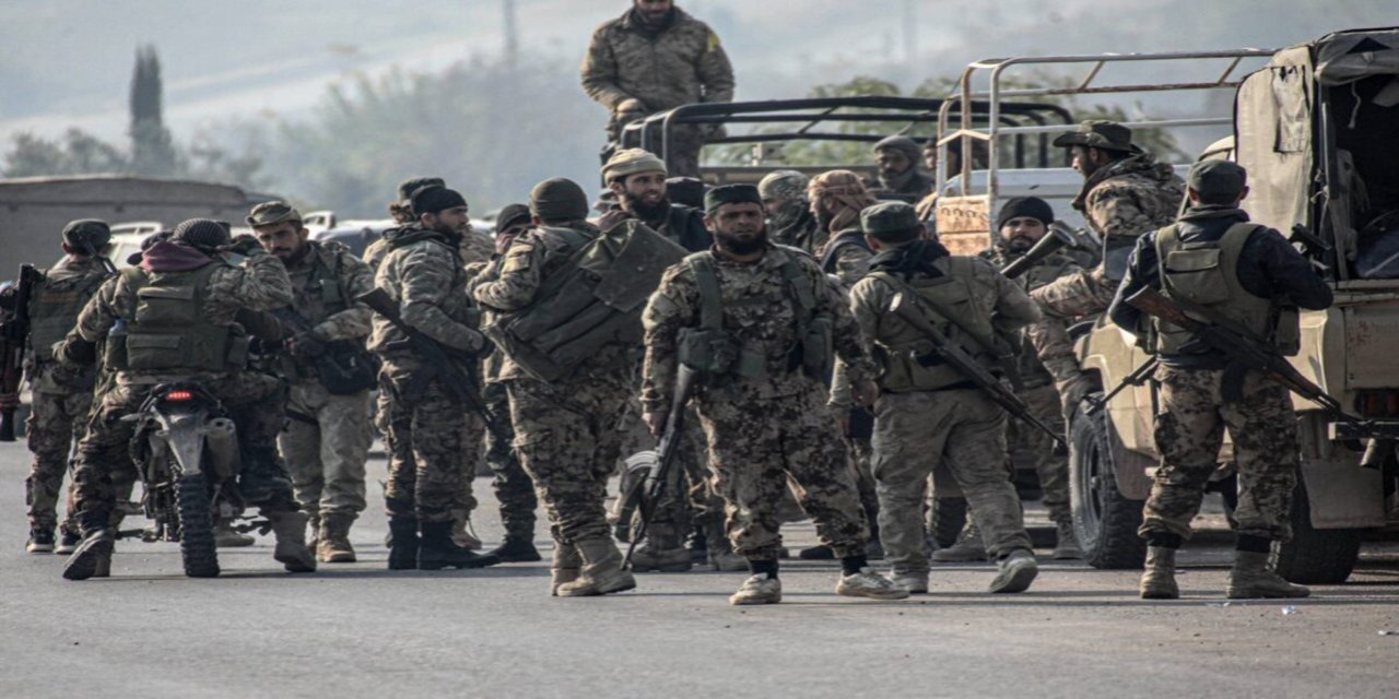 Suriye ordusu Rakka'nın doğusunda PKK/YPG mevzilerini vurdu