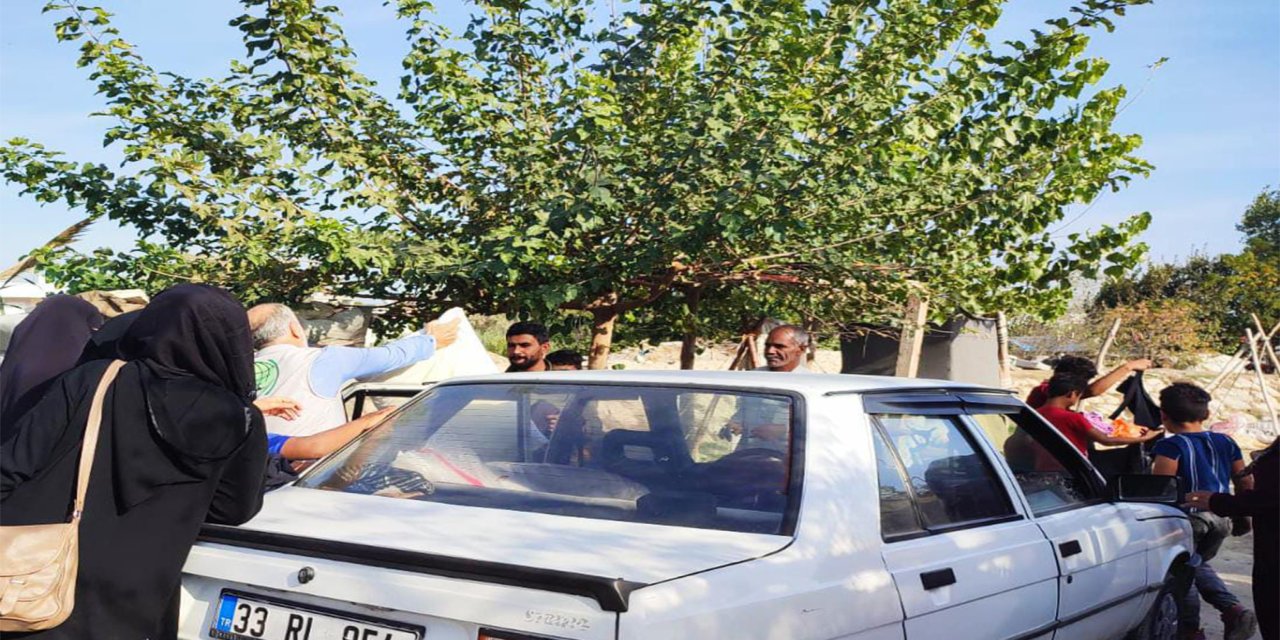 Umut Kervanı Tarsus'ta giyim yardımında bulundu