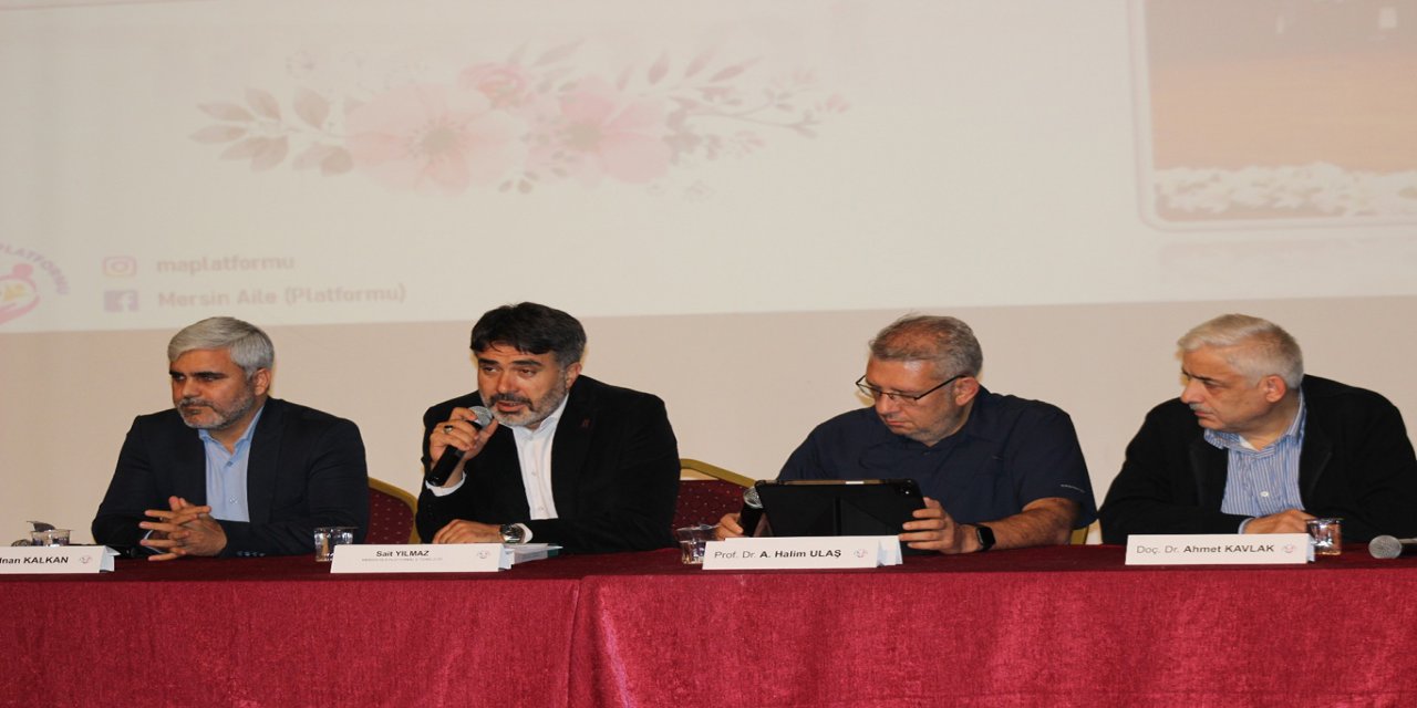 Mersin’de aile ve gençlik paneli düzenlendi